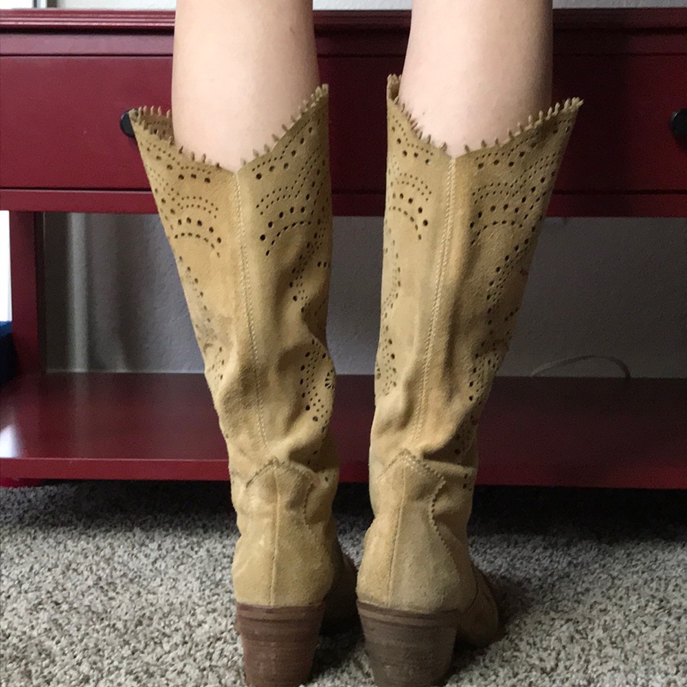 Tan cowboy boots Italy Barney’s NYC boho festival - Picture 4 of 8